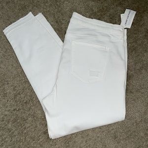 NWT Old Navy Rockstar Raw Hem